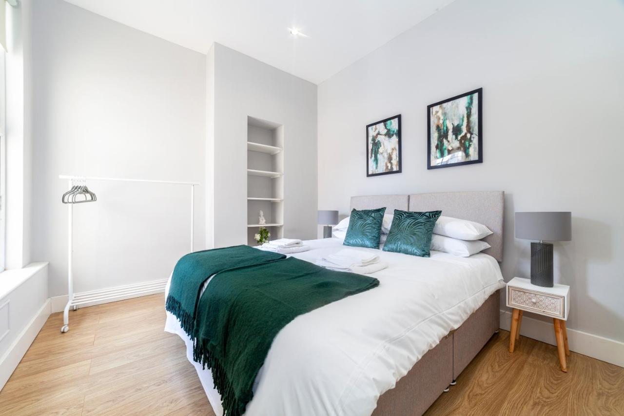 West Kensington Apartment London Exterior photo
