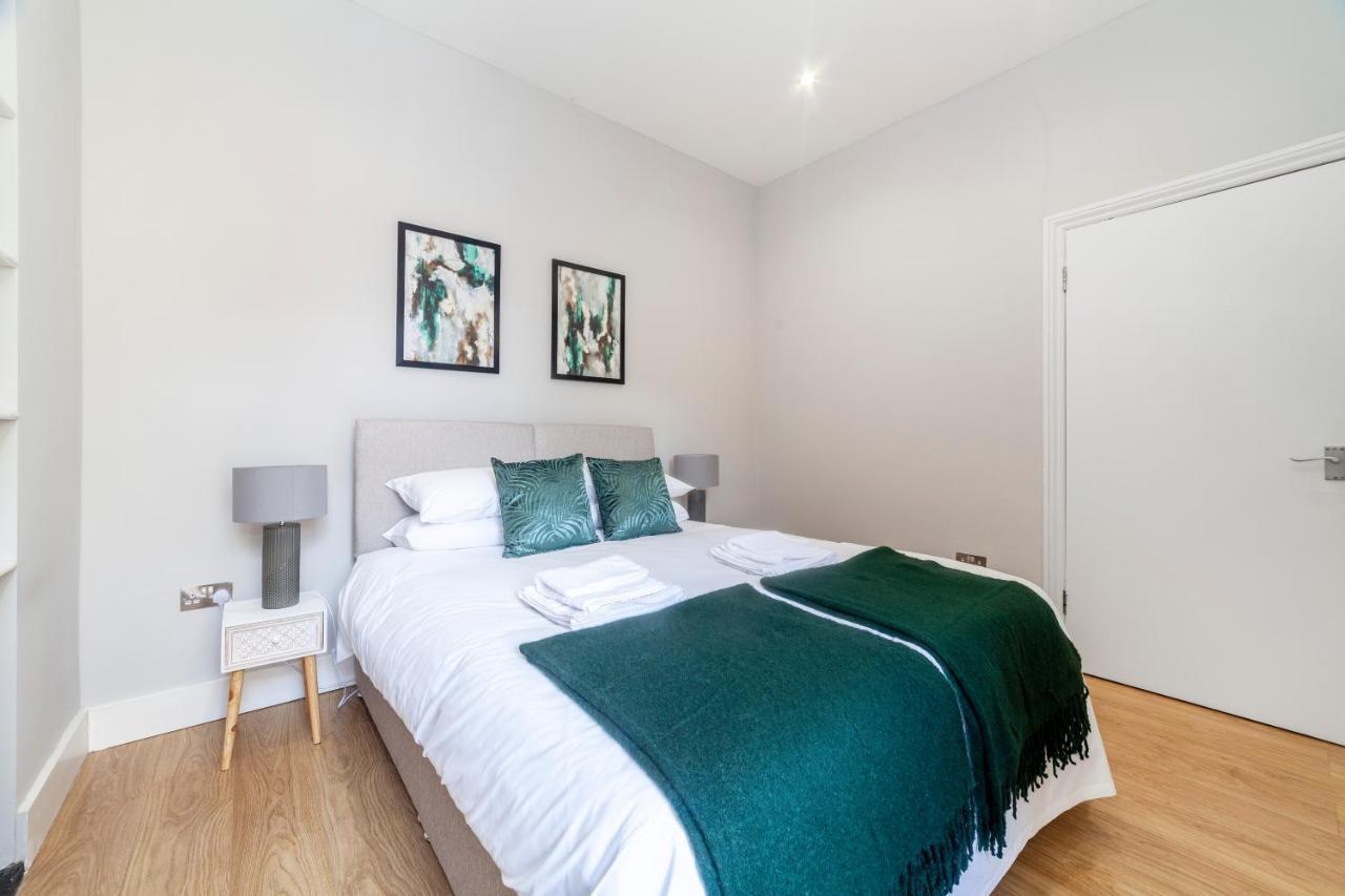 West Kensington Apartment London Exterior photo